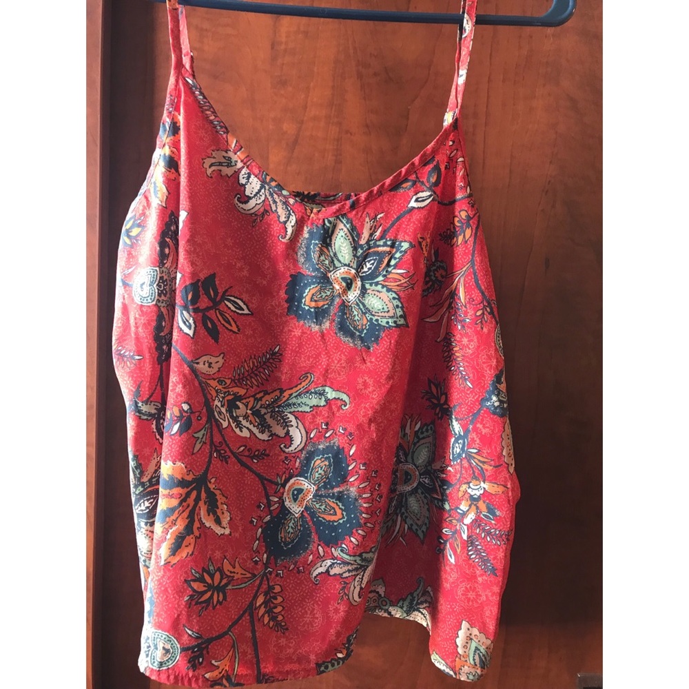 Hollister tank top with gorgeous coloring